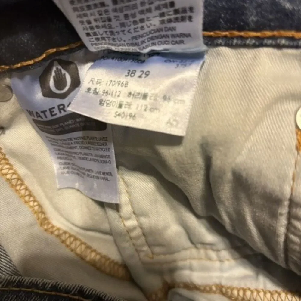 Levi’s 505 Regular Fit Size 38x29 Jeans